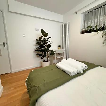 Luxury 2 Bhk In Canary Wharf